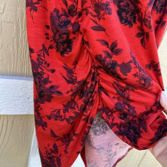 Lane Bryant Red Floral Fitted Mock Neck Keyhole Ruched Stretch Blouse Size 22/24 - Picture 11 of 11